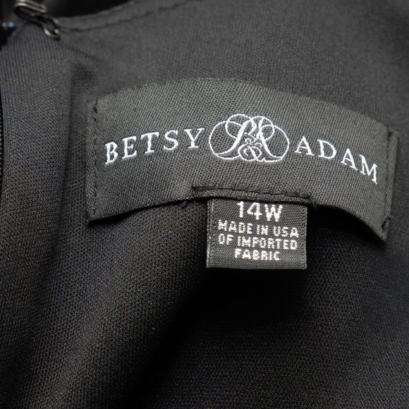 Betsy & Adam Plus Bobbi Long Ruffled V Neck Gown - Picture 5 of 13